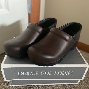 Dansko Women’s Professional Clogs